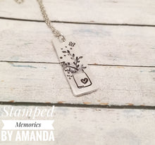 Load image into Gallery viewer, Bouquet Necklace